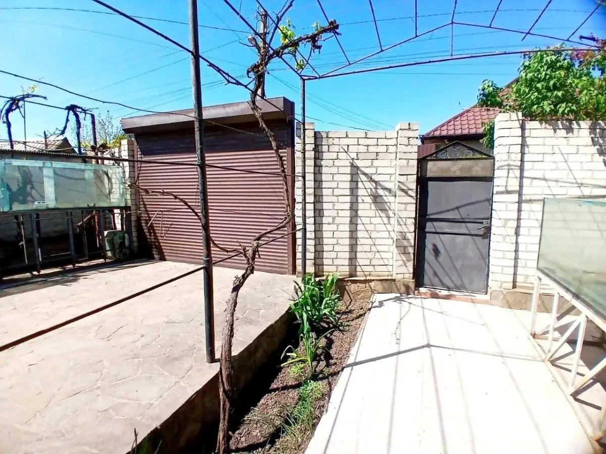 Продам ДОМ. ПГТ Таирова. 6 соток земли, 163 кв.м. 10