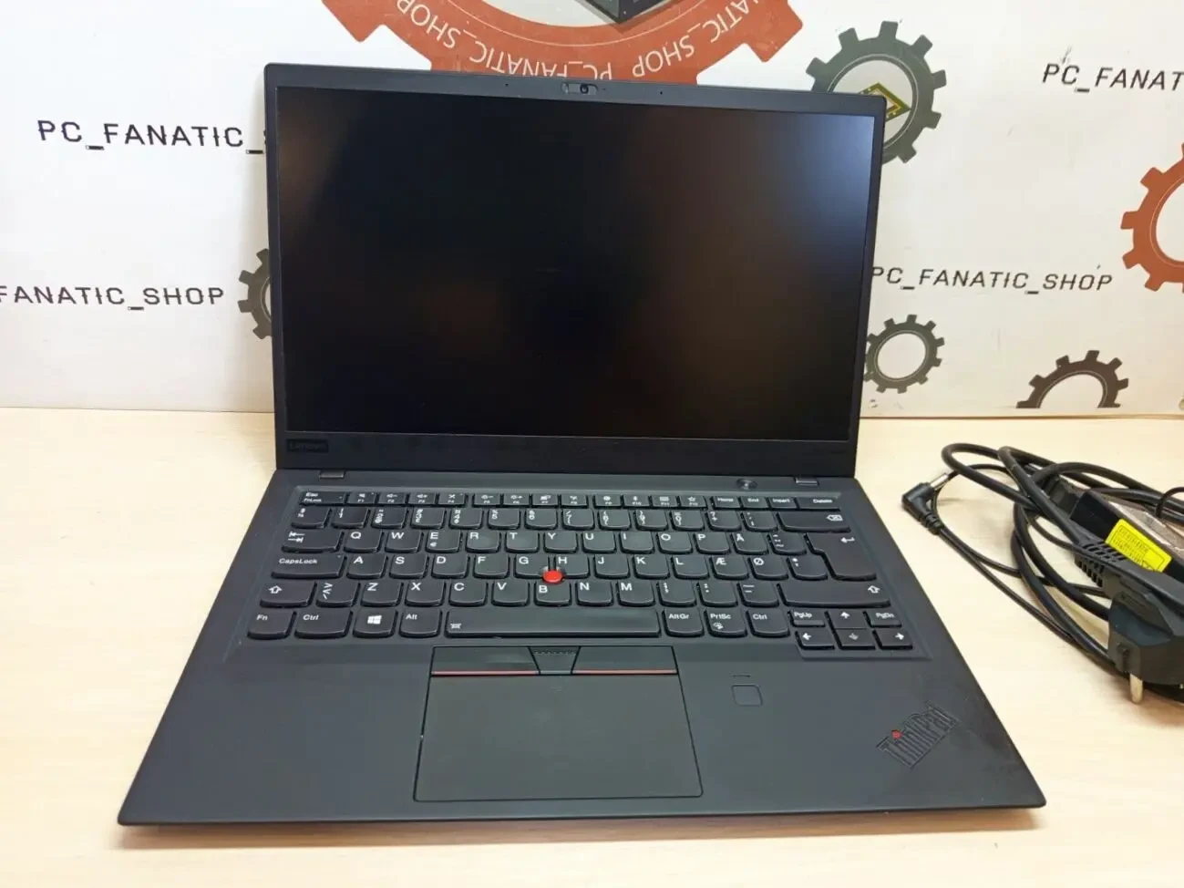 Ноутбук Lenovo ThinkPad X1 Carbon (6th Gen) 2