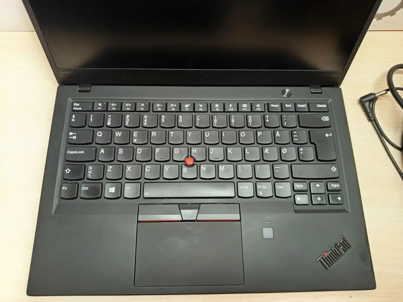Ноутбук Lenovo ThinkPad X1 Carbon (6th Gen) 3