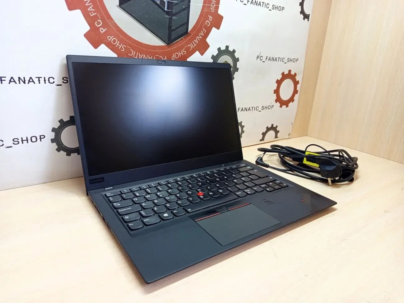 Ноутбук Lenovo ThinkPad X1 Carbon (6th Gen)