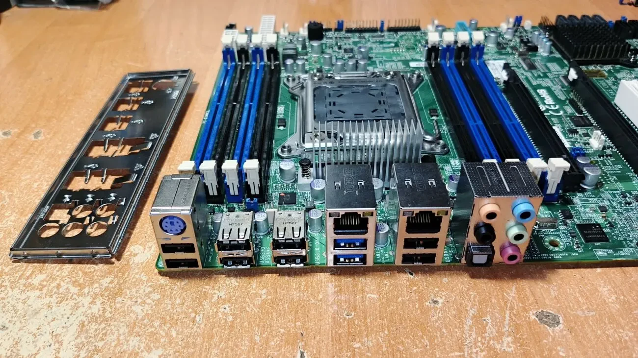 Серверная системная плата Supermicro MBD-X9SRA (S2011) (C602) ATX (Читать описание) 4