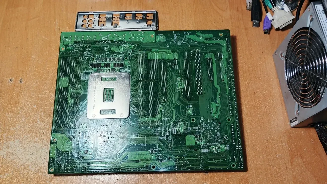 Серверная системная плата Supermicro MBD-X9SRA (S2011) (C602) ATX (Читать описание) 3