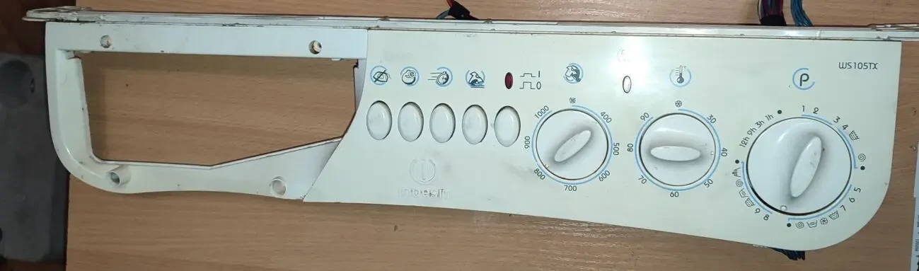 Indesit WS105TX, панель керування.
