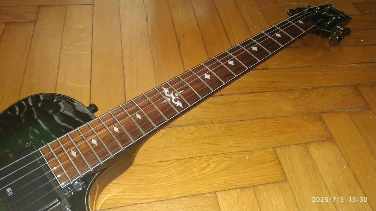 Ibanez ART300 Green Caiman гитара типа лес пол 4