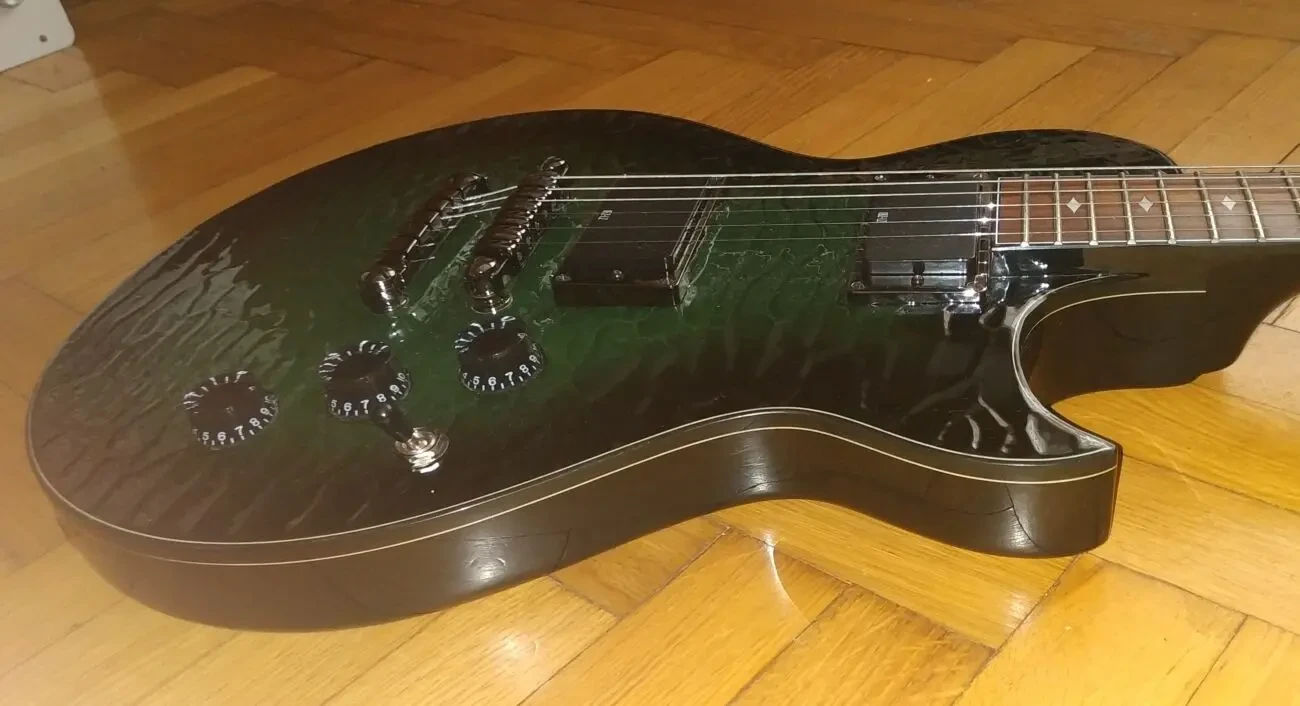 Ibanez ART300 Green Caiman гитара типа лес пол 5