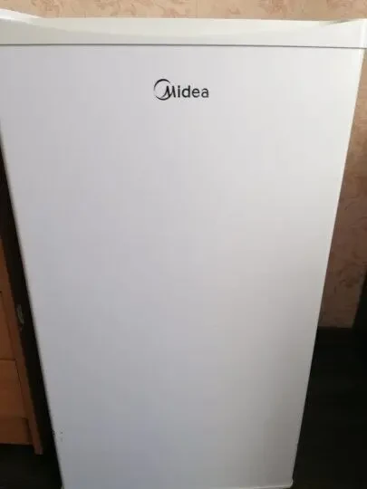 Компактный холодильник  Midea 93