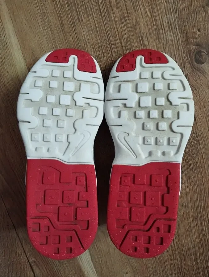 Кросівки Nike air 33 розмір 4