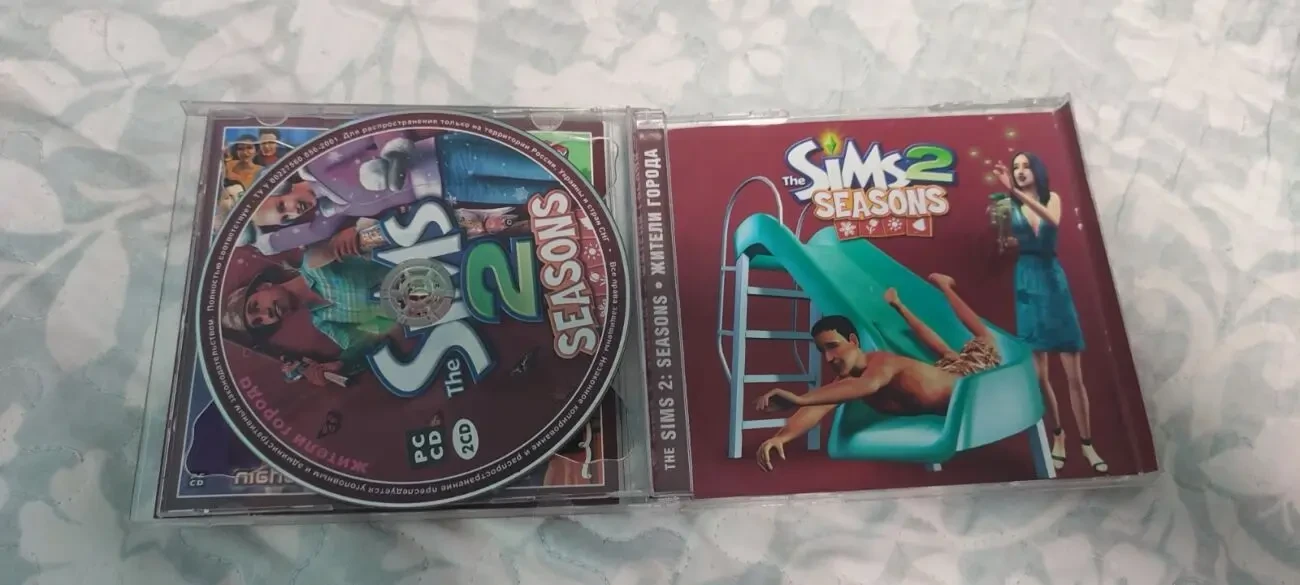 CD-бокс с игрой The Sims 2: Seasons 5