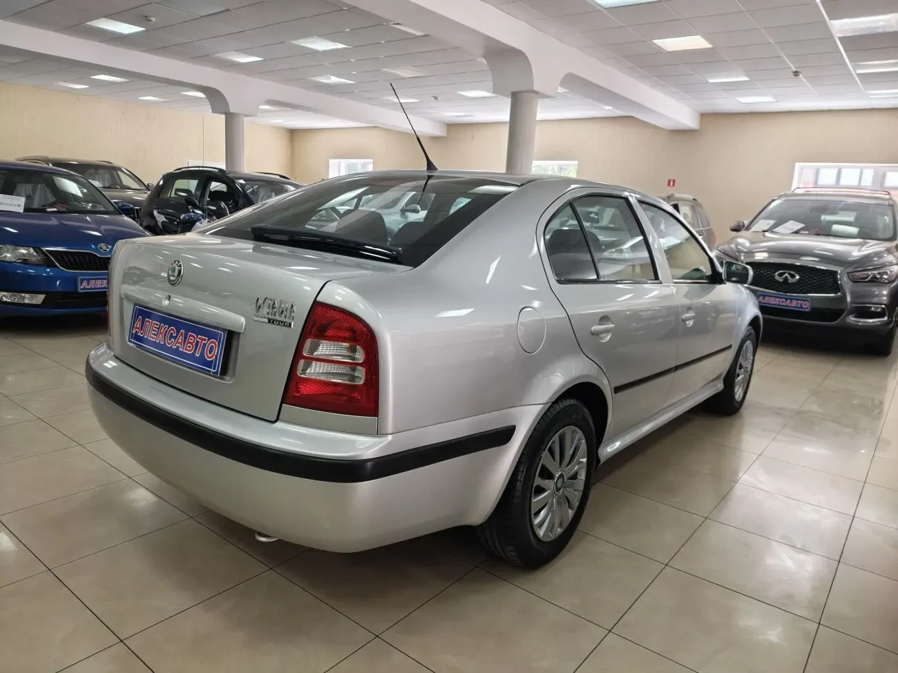 Skoda Octavia Tour 1.6МРі 8V 5МКПП 2005 р.в. (102 к.с.) 4