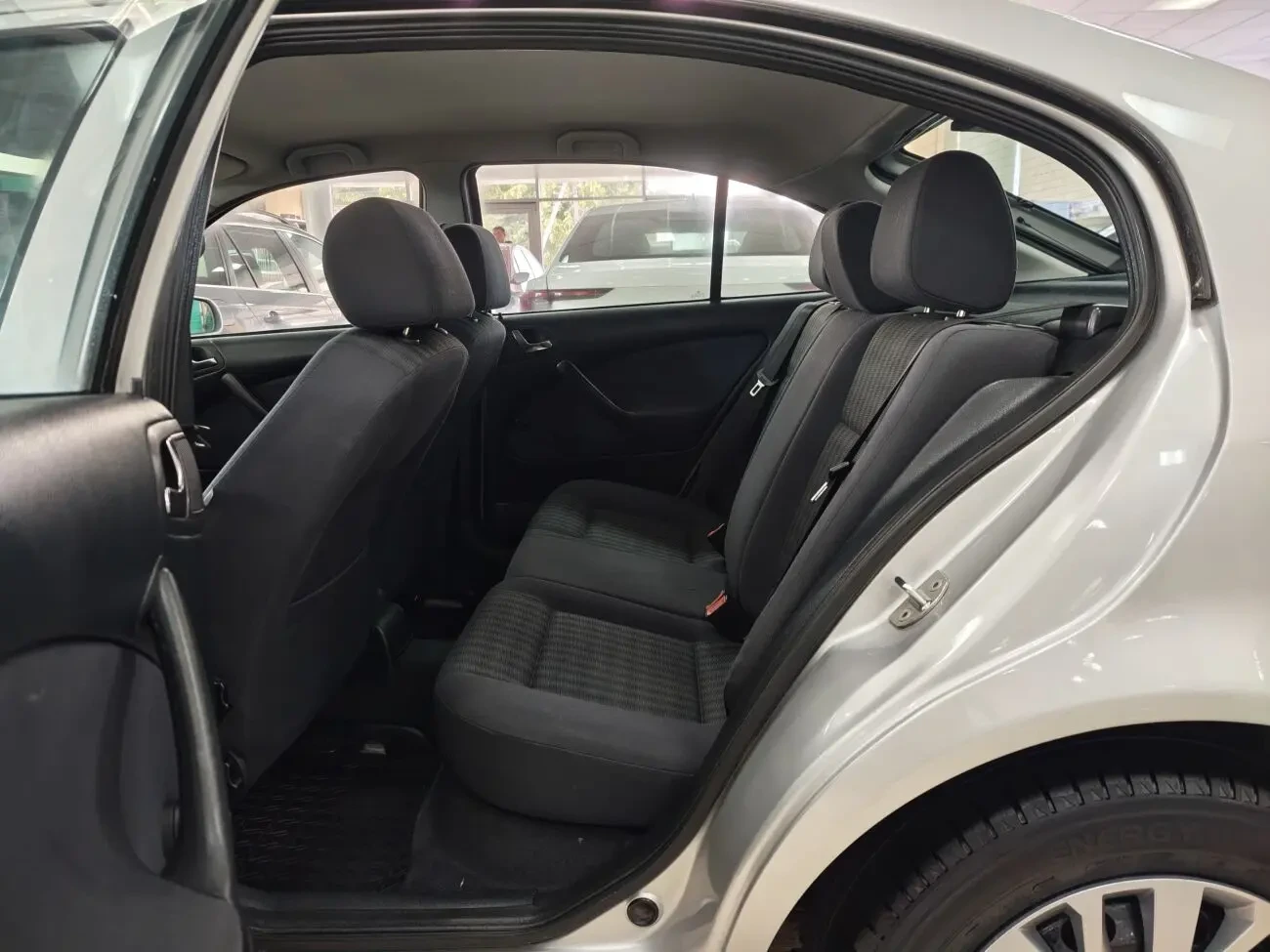 Skoda Octavia Tour 1.6МРі 8V 5МКПП 2005 р.в. (102 к.с.) 8