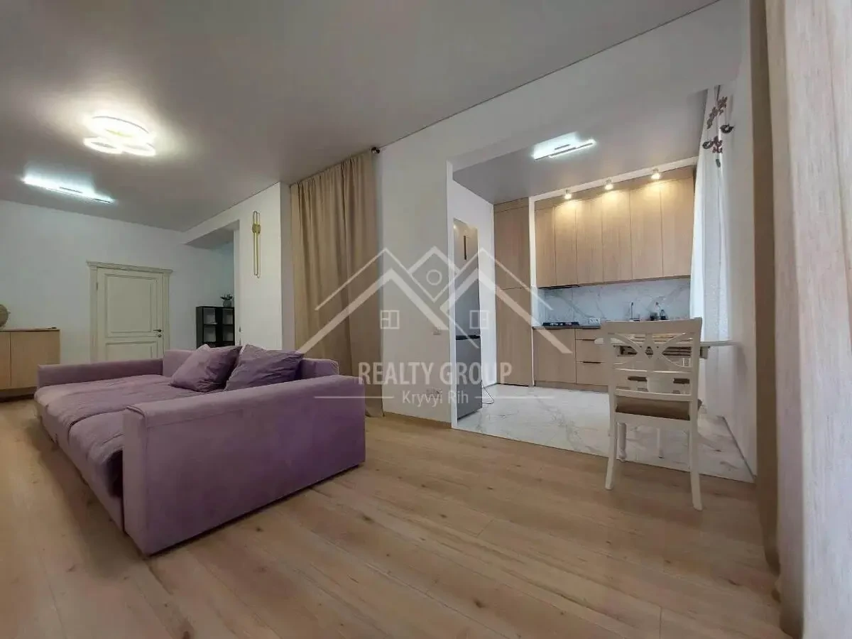 Продаж 2к у центрі 96квартала 3