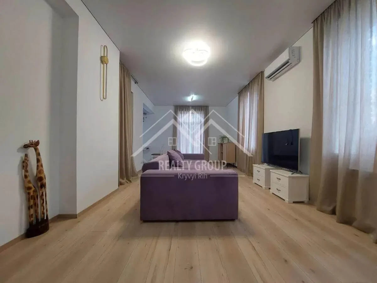Продаж 2к у центрі 96квартала 2