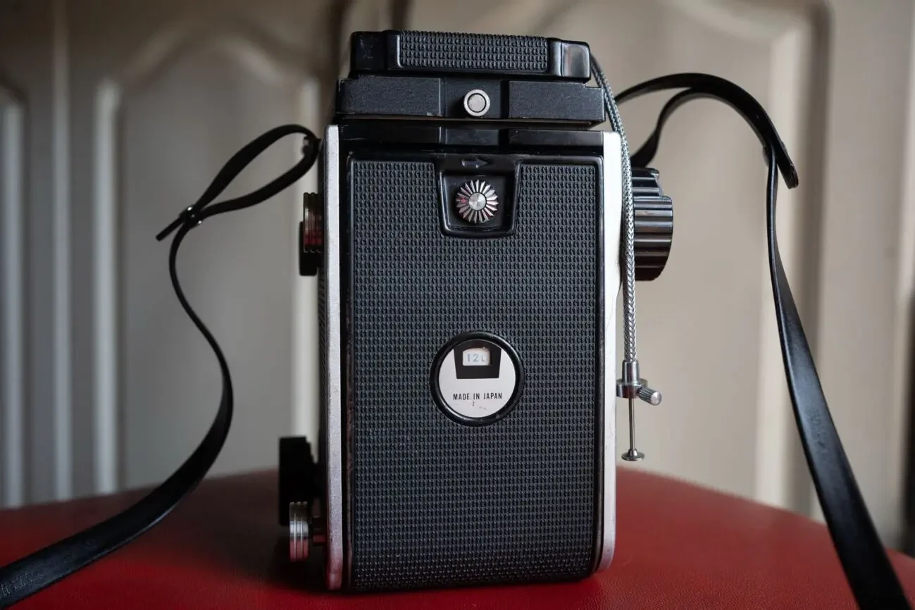 Продам Mamiya C220 2