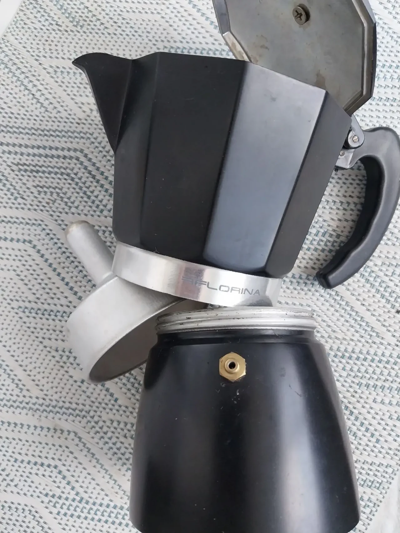 Кофеварка гейзерная Florina Macchiato 6
