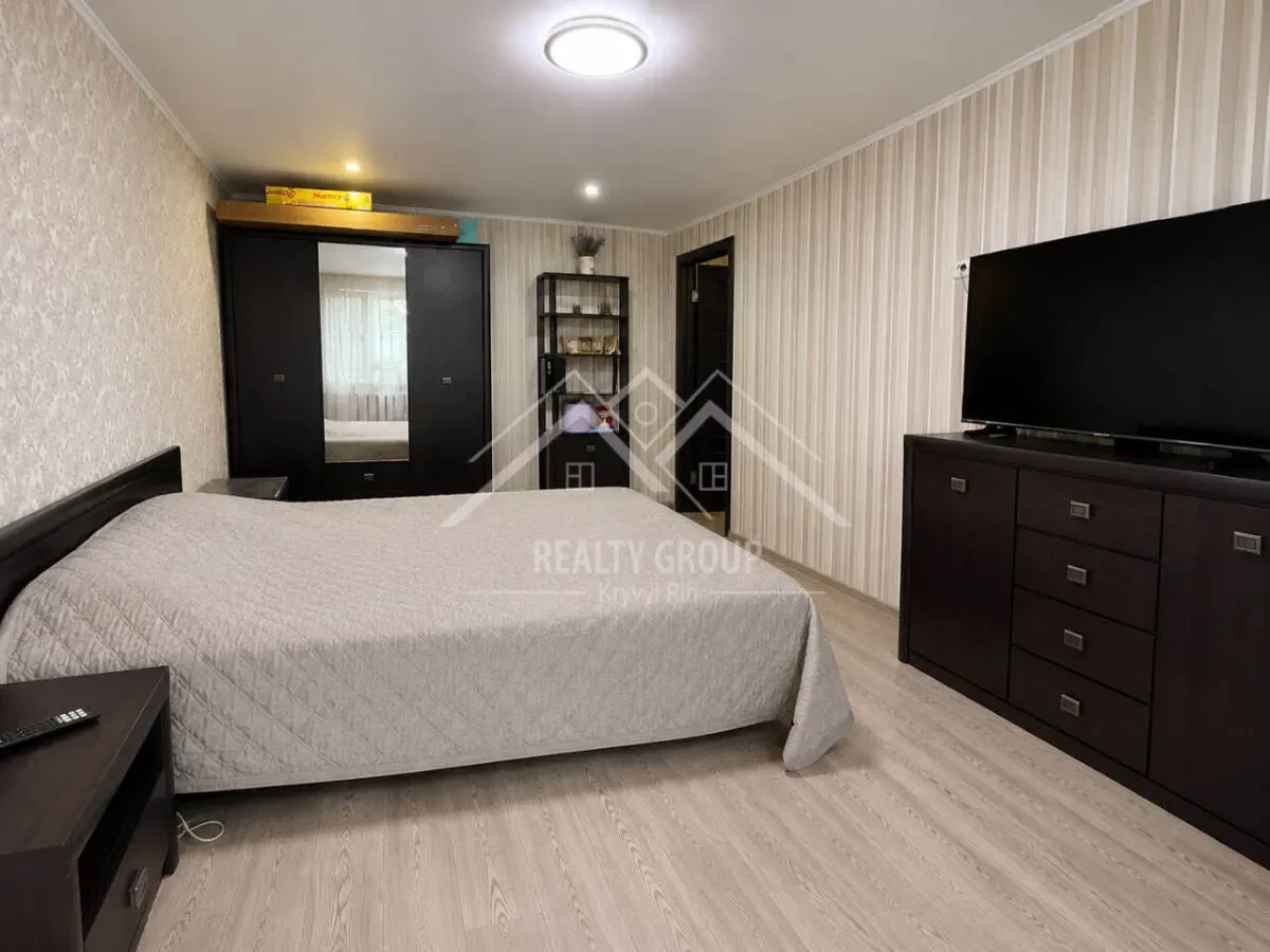 Продаж 2-к квартири з сучасним ремонтом пр.Миру