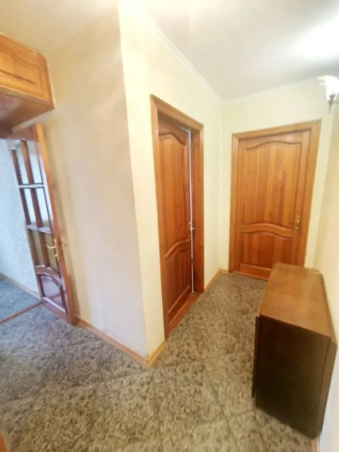 Продам 2 комн кв Глушко Киевский рынок Таирова 4