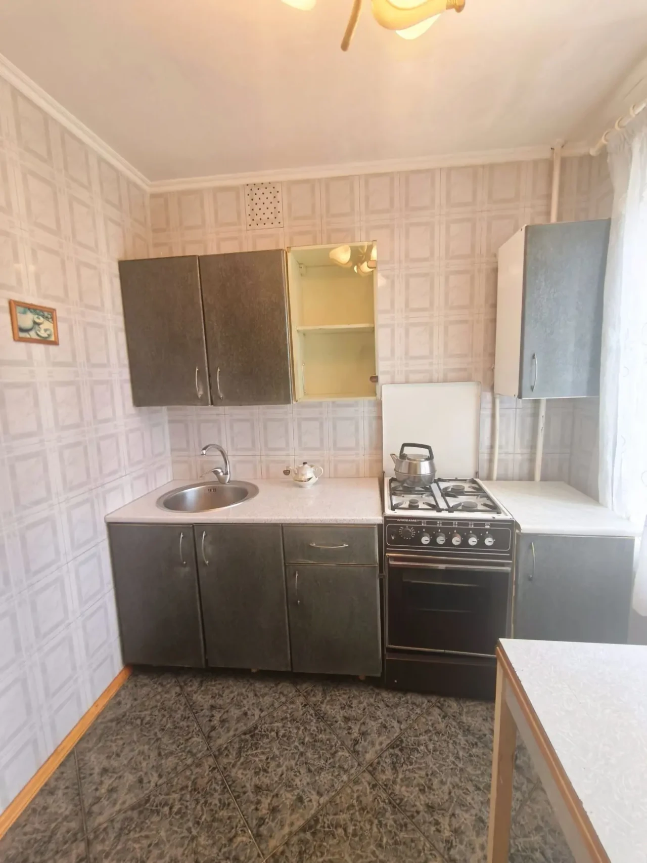 Продам 2 комн кв Глушко Киевский рынок Таирова 6