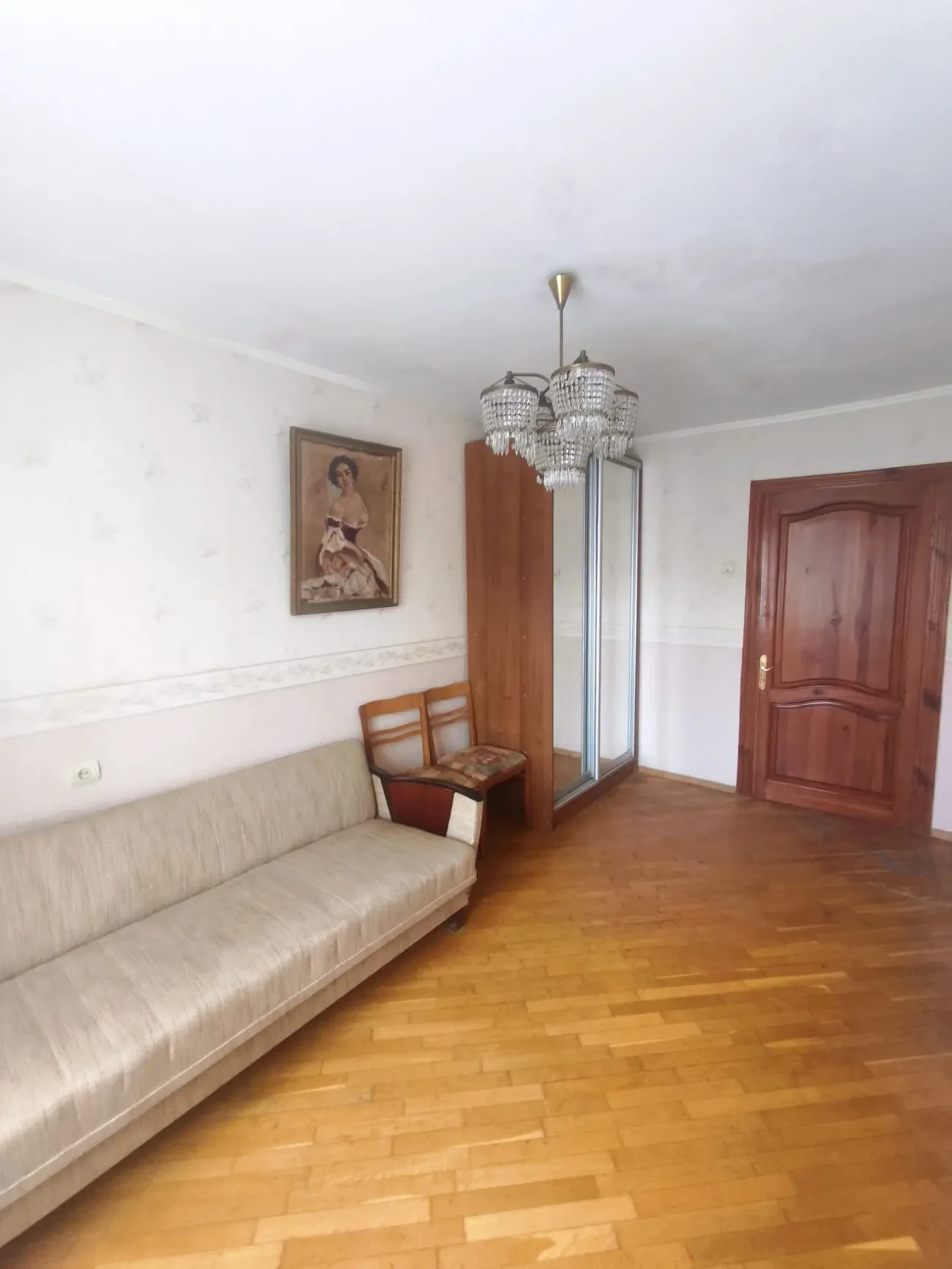 Продам 2 комн кв Глушко Киевский рынок Таирова 2