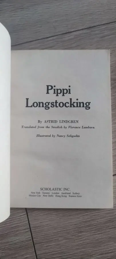 Книга Астрид Линдгрен «Пеппи Длинный чулок» (Pippi Longstocking) на английском языке от издательства Scholastic. 2