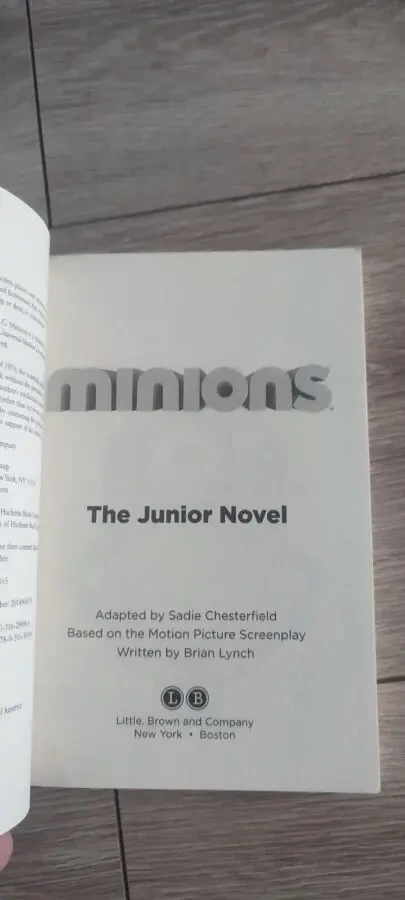 Книга Minions: The Junior Novel на английском, Sadie Chesterfield, от Illumination (Universal) 3