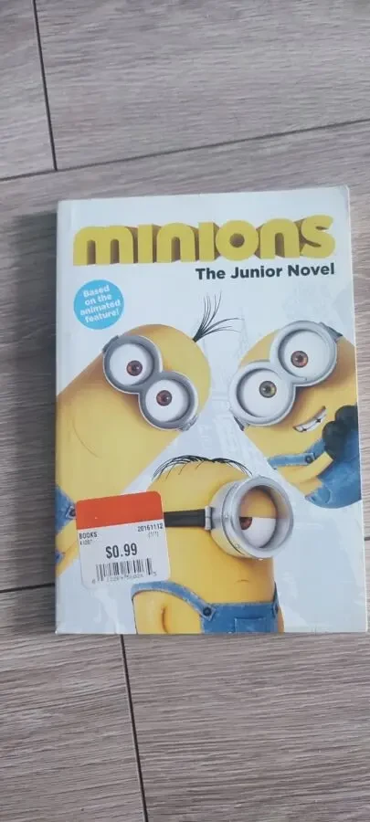 Книга Minions: The Junior Novel на английском, Sadie Chesterfield, от Illumination (Universal)