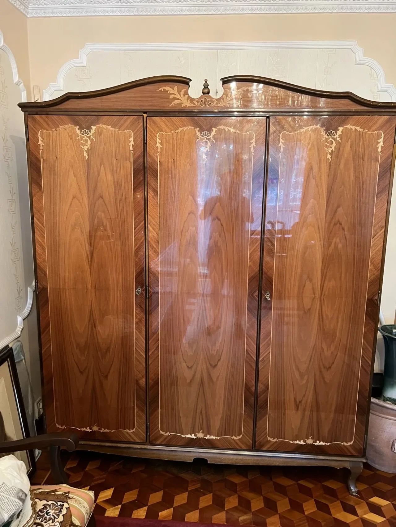 Продам 2 шкафа из венгерского гарнитура. 2