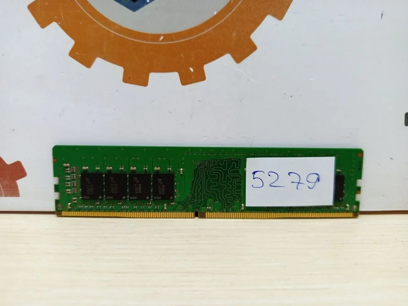 MICRON 8GB  PC4-2133P-UBB-10 MTA16ATF1G64AZ-2G1A2 2