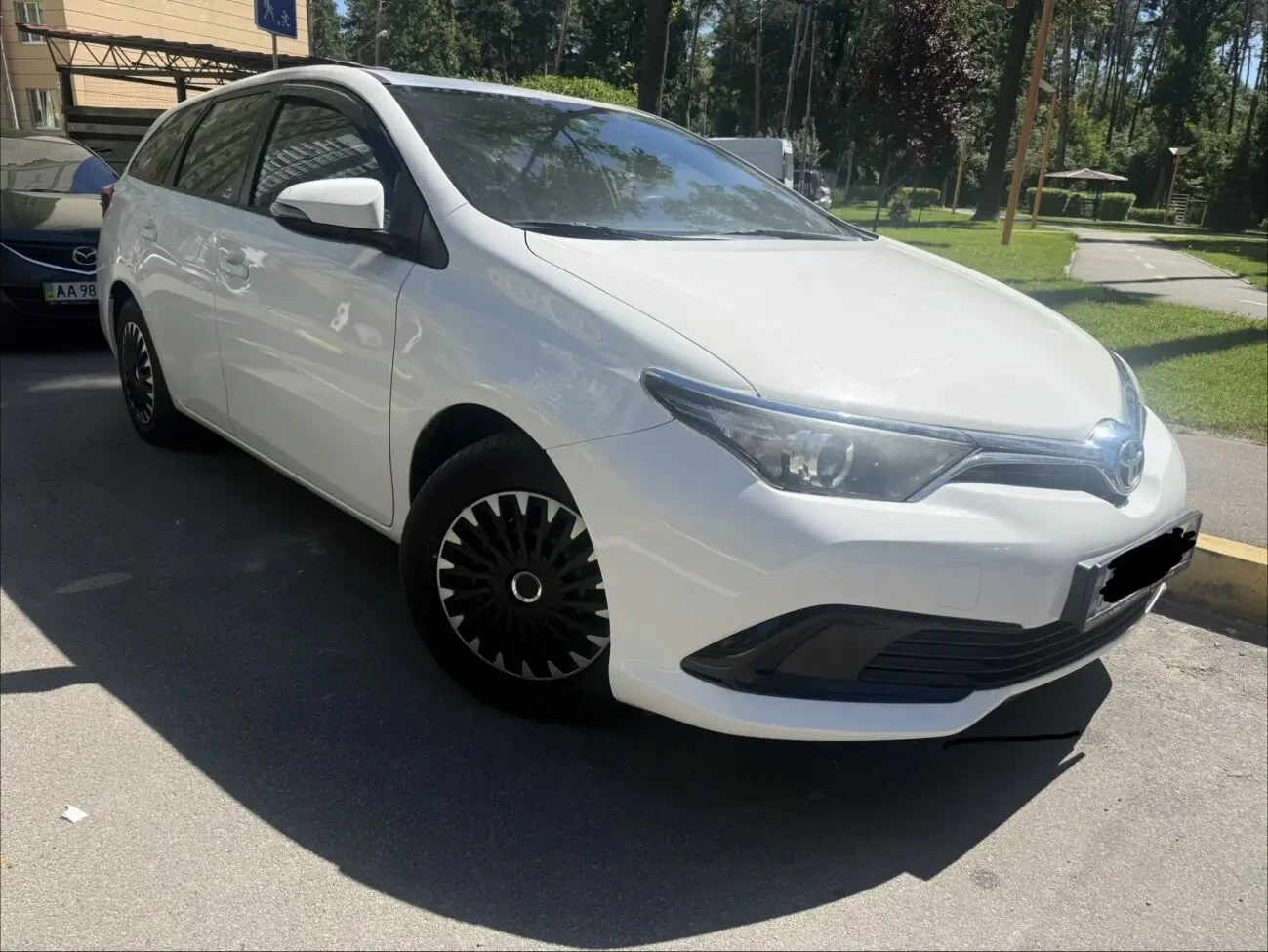 Продам Toyota Auris 2015 p. 2