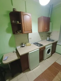 Здам ПОДОБОВО  квартиру Успенська/Центр