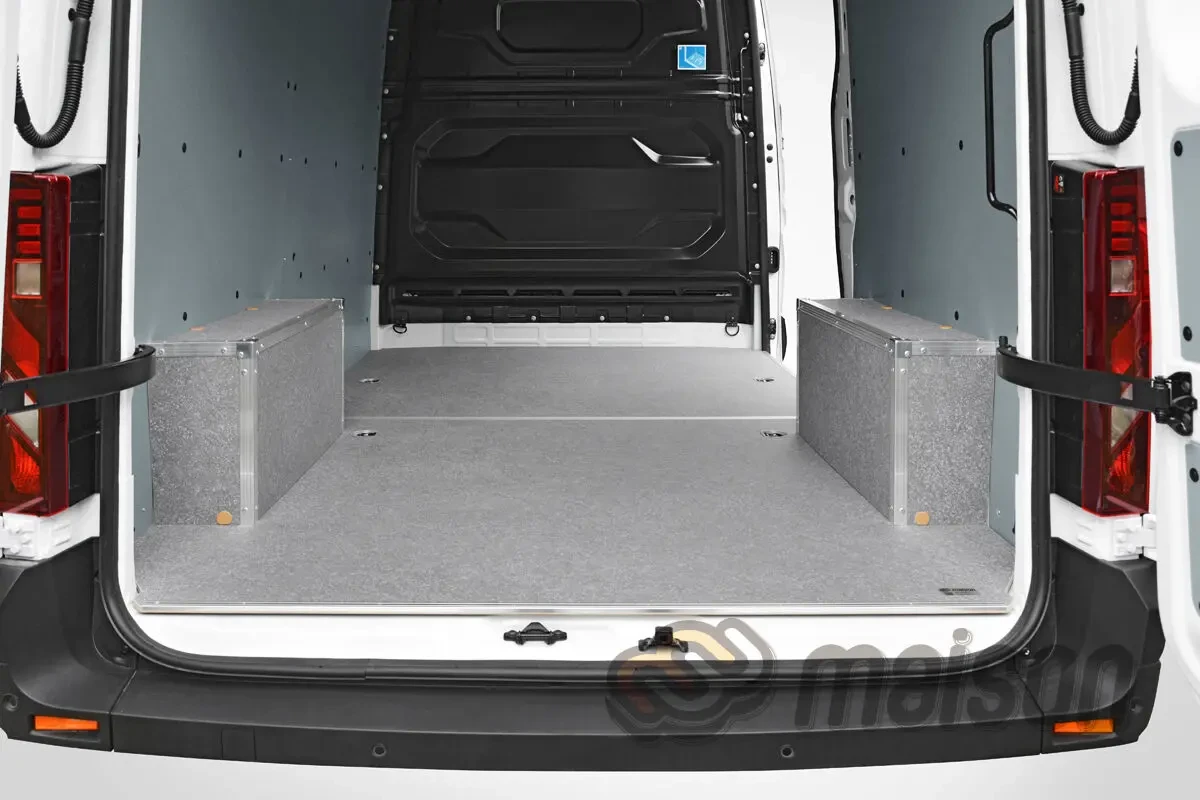 Обшивка нового Renault Master 4 4