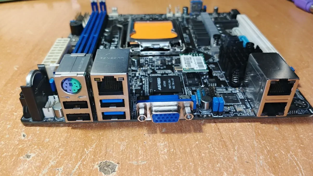Серверная материнская плата Asus P10S-I (1151/ C232/2×DDR4/mITX) 4