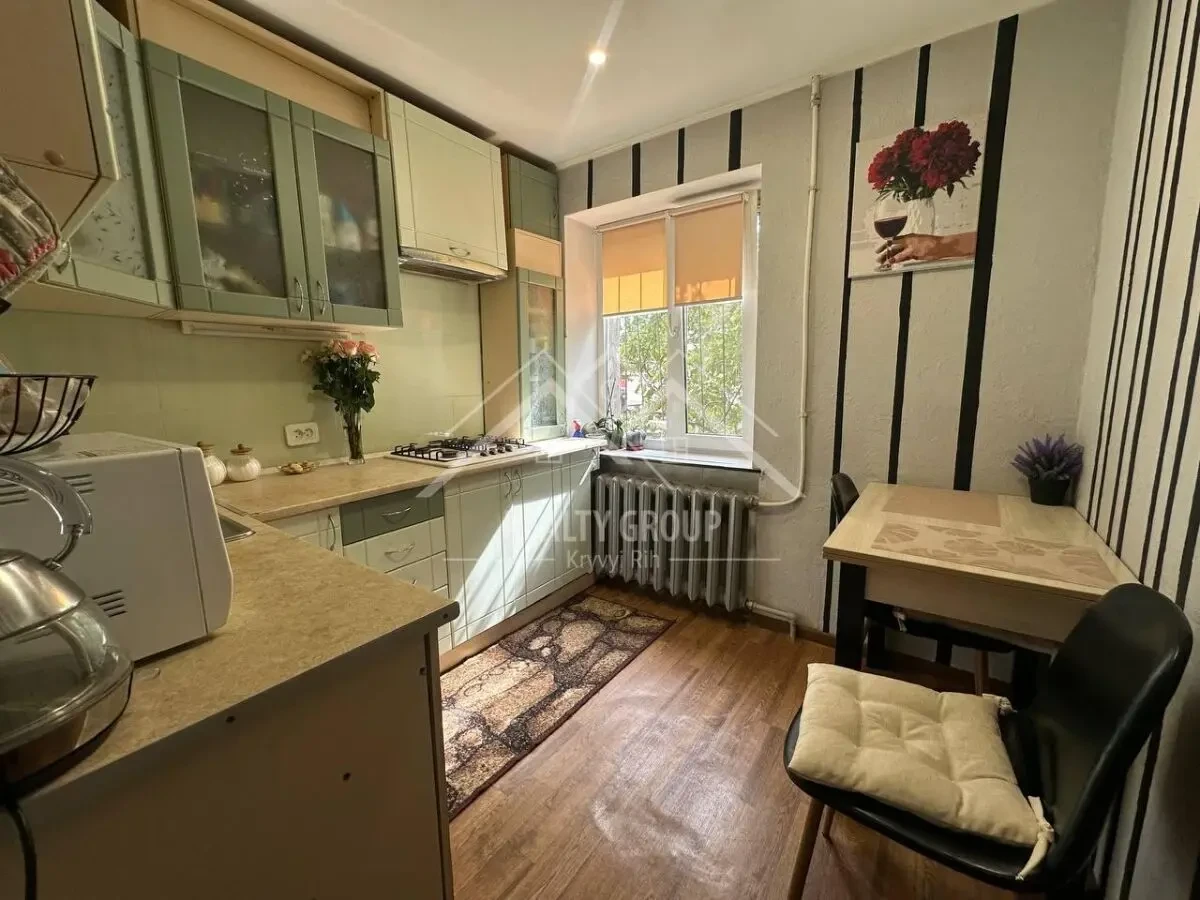 Продаж 3-кімнатної квартири (перепланована з 2-кімнатної)  Артем 3