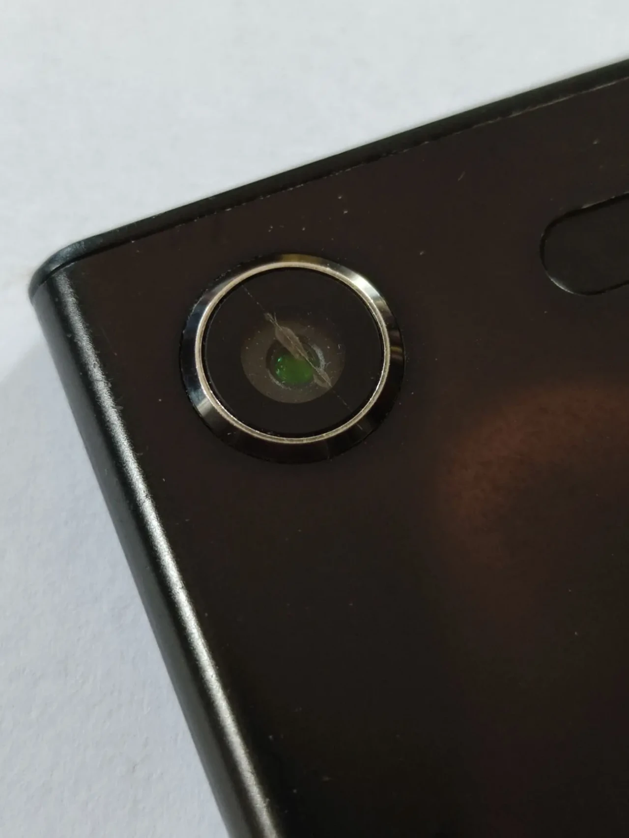 Sony Xperia XZ1 (4/64 GB) 4