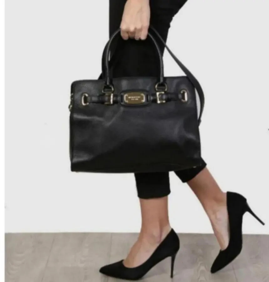 Велика шкіряна сумка Michael Kors.