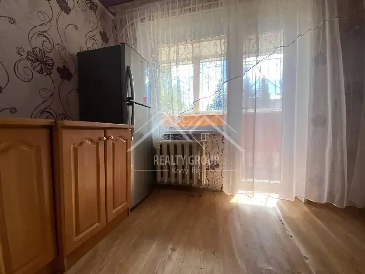 Продається 1-кімнатна квартира з ремонтом та великим балконом! 9