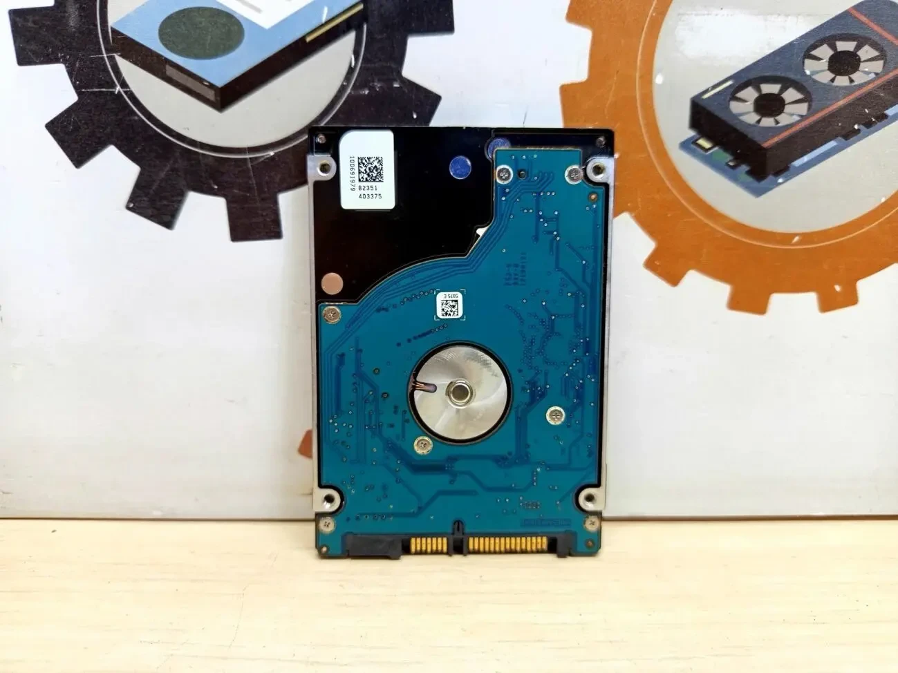 Жорсткий диск Seagate 320gb st320lt0072 2