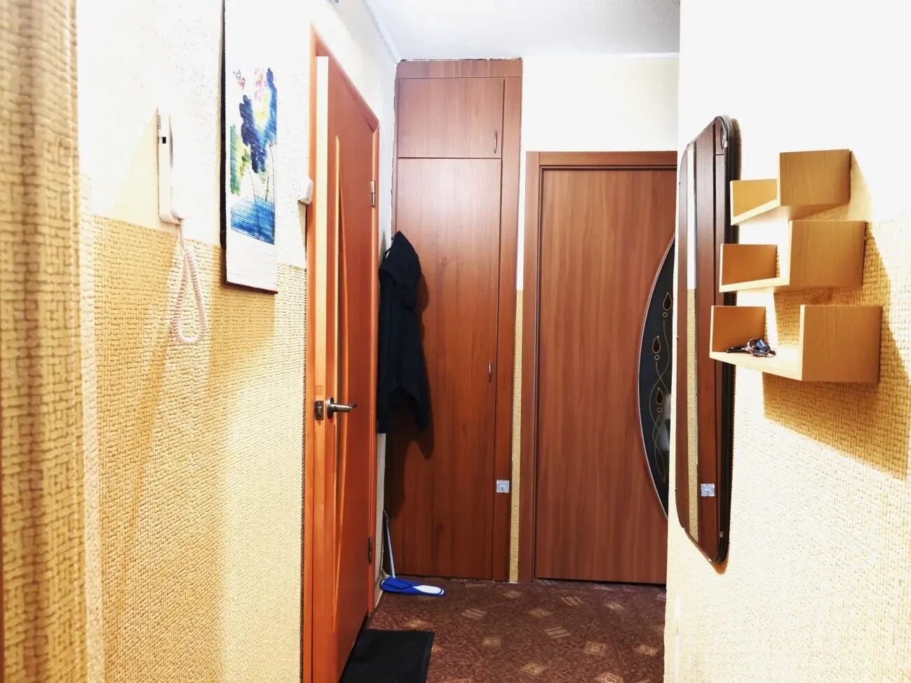 Продам 2-х ком. квартиру 7
