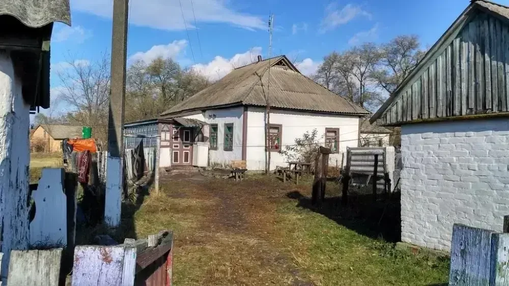 Будинок із земельною ділянкою 75 км від Києва. 18 500 $ 2