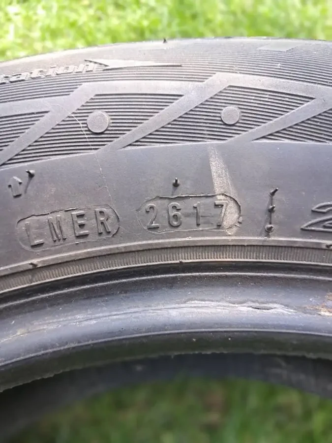Продам зимові шини б/у Nexen WinGuad 205/60 R16 3