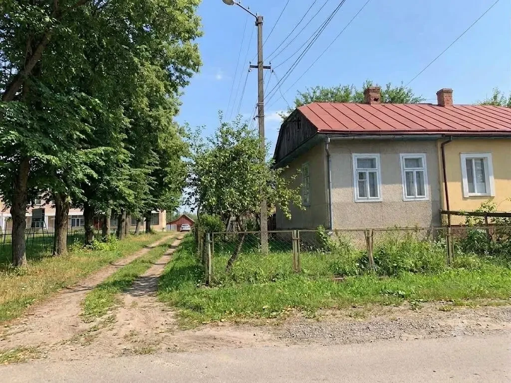 Продаж 4-х кімнатної квартири на землі (Тучин) 2