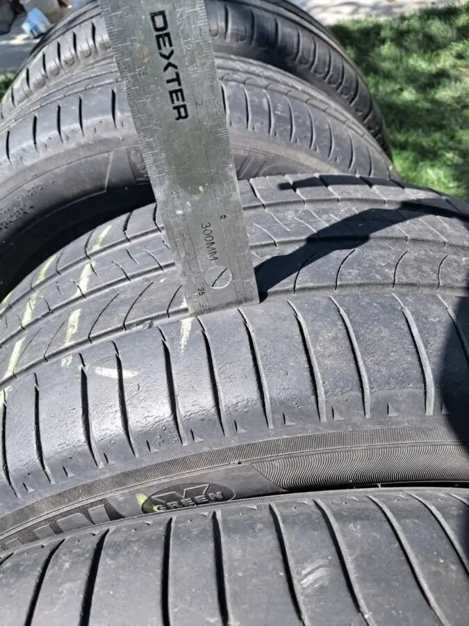Продам літні шини б/у Michelin 205/60 R16 3