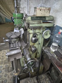 675 фрезерний універсальний