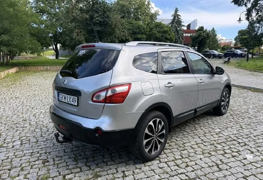 Nissan Qashqai +2 4