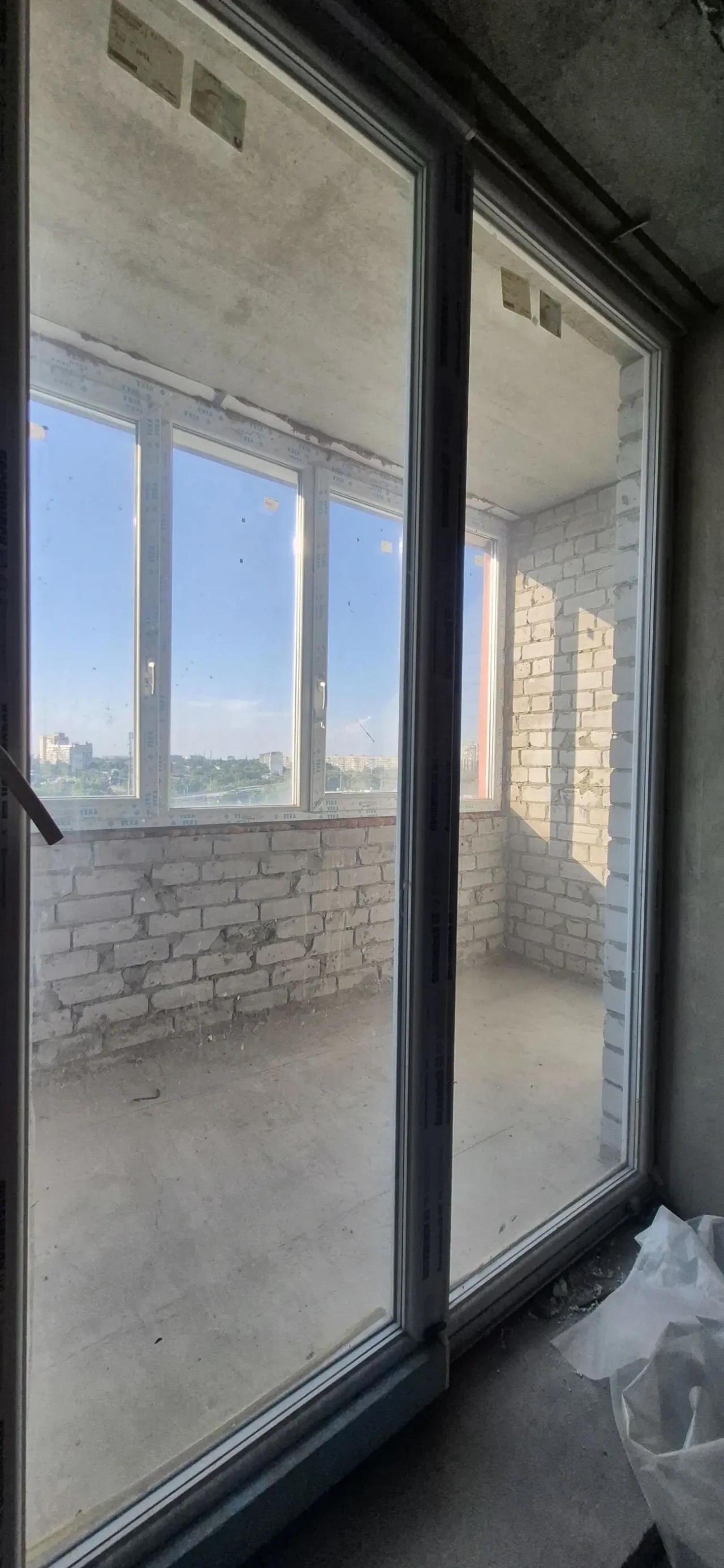 Продам 4-кімнатну, двоповерхову квартиру в ЖК "Роганський", вул. Роганська, буд. 130/3.