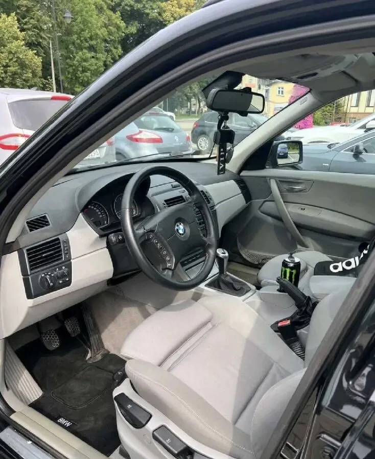 BMW X3 E83 2.0d 7