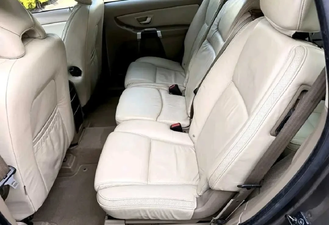Volvo XC90 D5 8