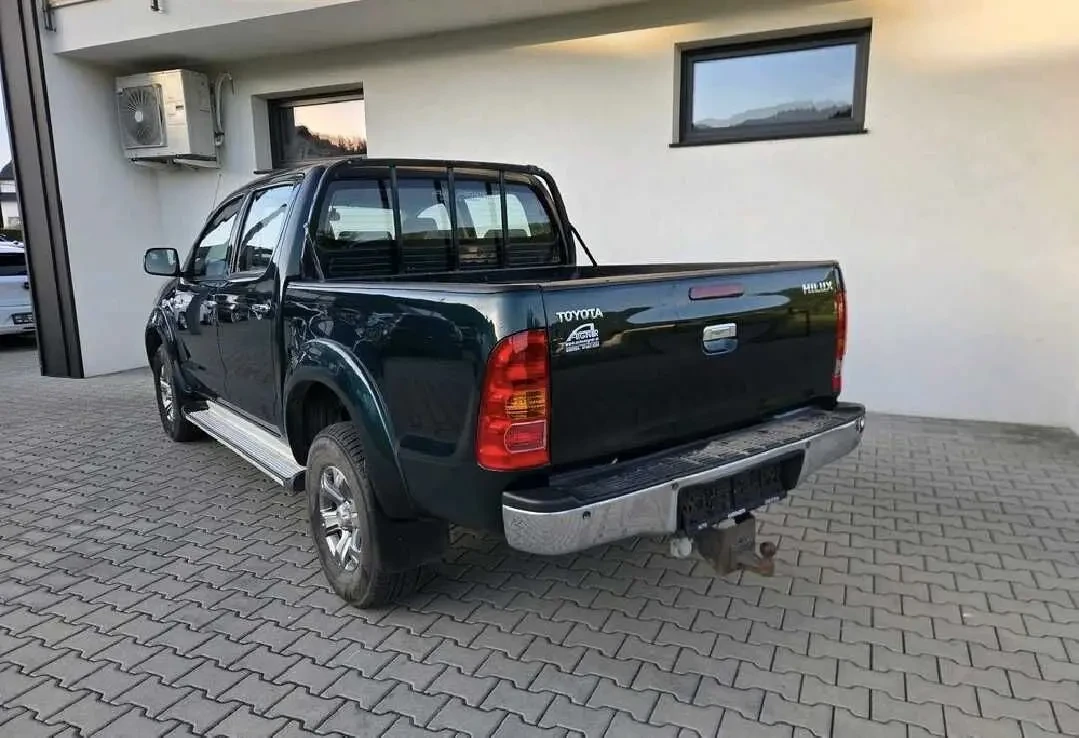 Toyota Hilux Pick Up 4