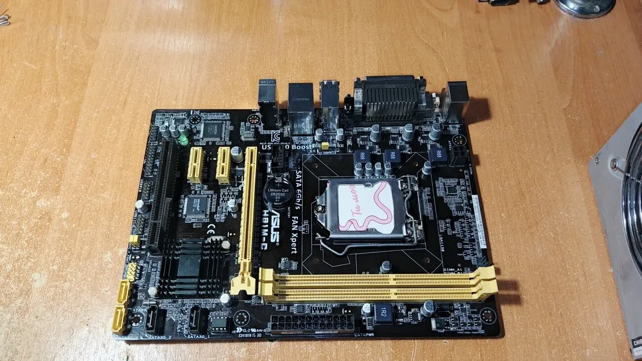 Материнская плата Asus H81M-C (s1150, Intel H81, PCI-Ex16)