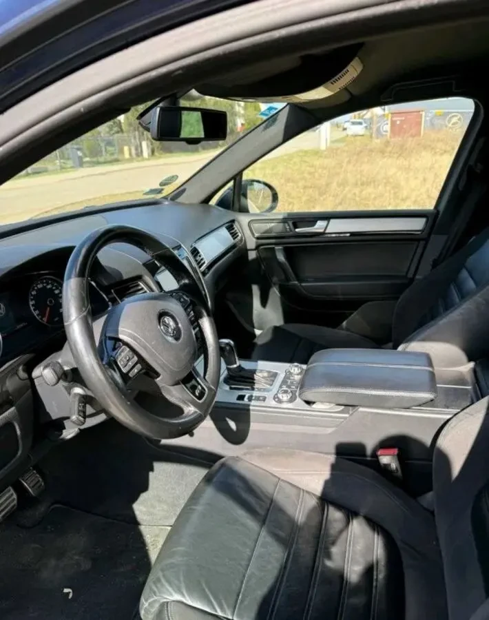 Volkswagen Touareg 3.0 TDI 6