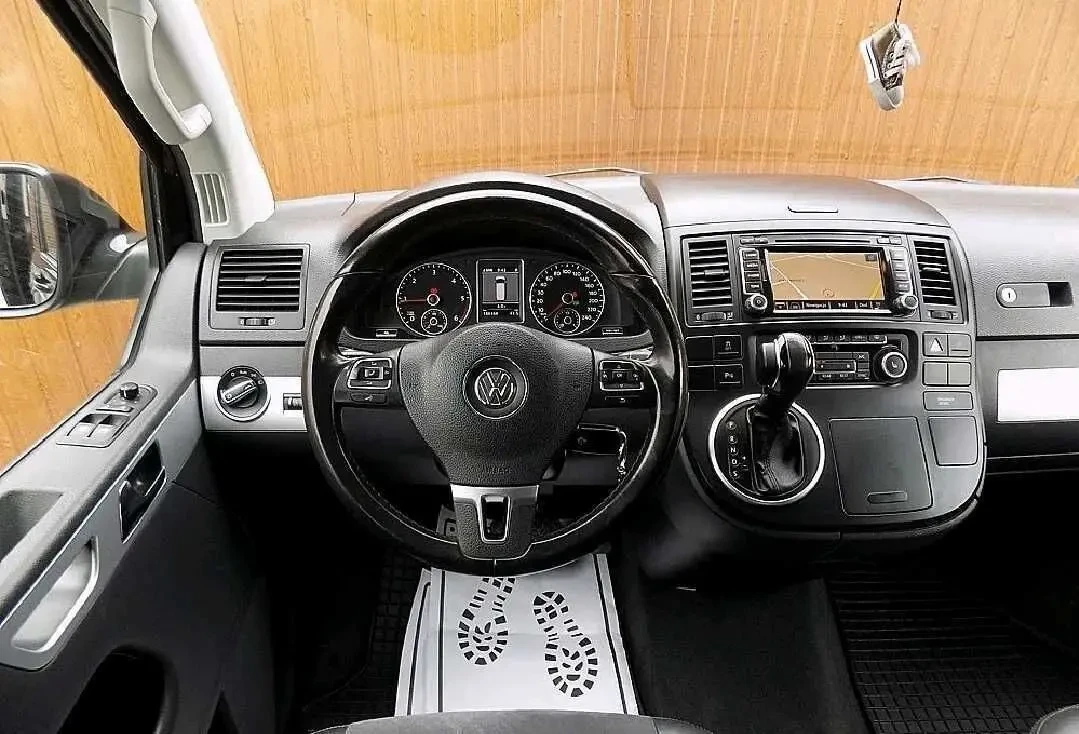 Volkswagen Multivan 8